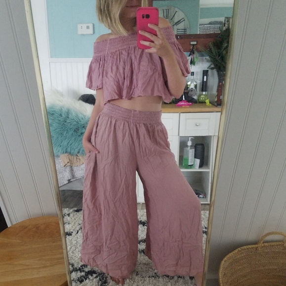VENUS Other - NWOT Smocked waist pant